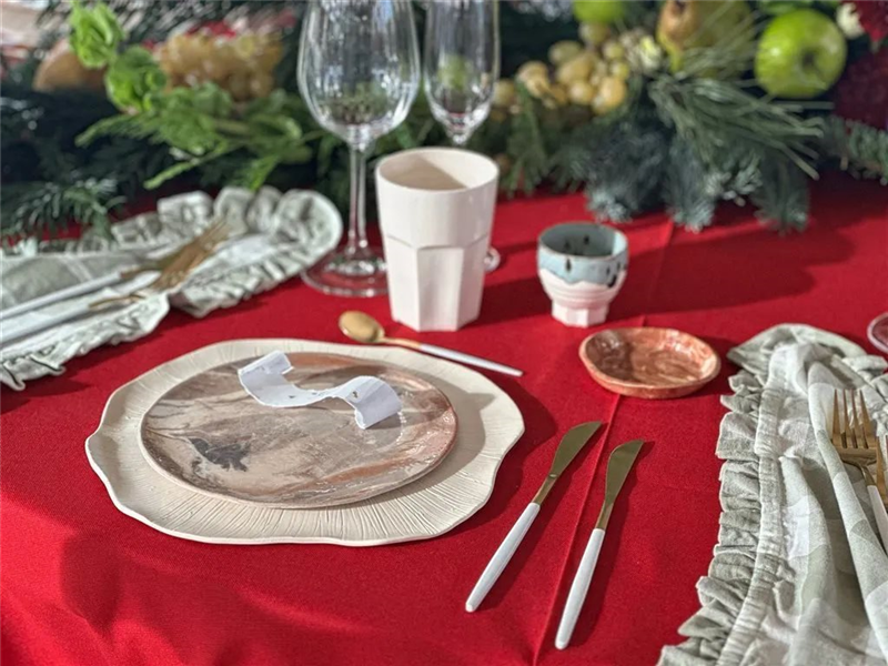 Exclusive plate designs by Komet ceramics